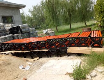 園林椅在濱州市組裝中