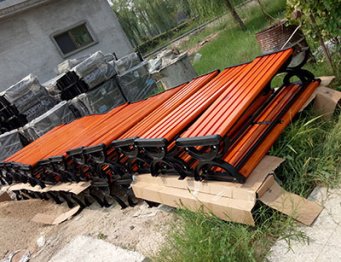 園林椅在濱州市組裝中