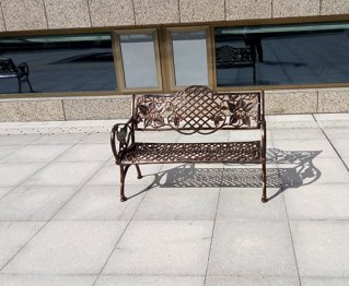 鑄鋁桌椅入住濰坊市別墅